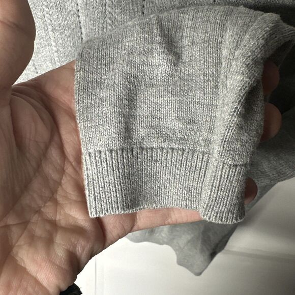 Banana Republic Women’s Sweater XS Light Gray Long Sleeve Knit Pullover - Picture 3 of 9